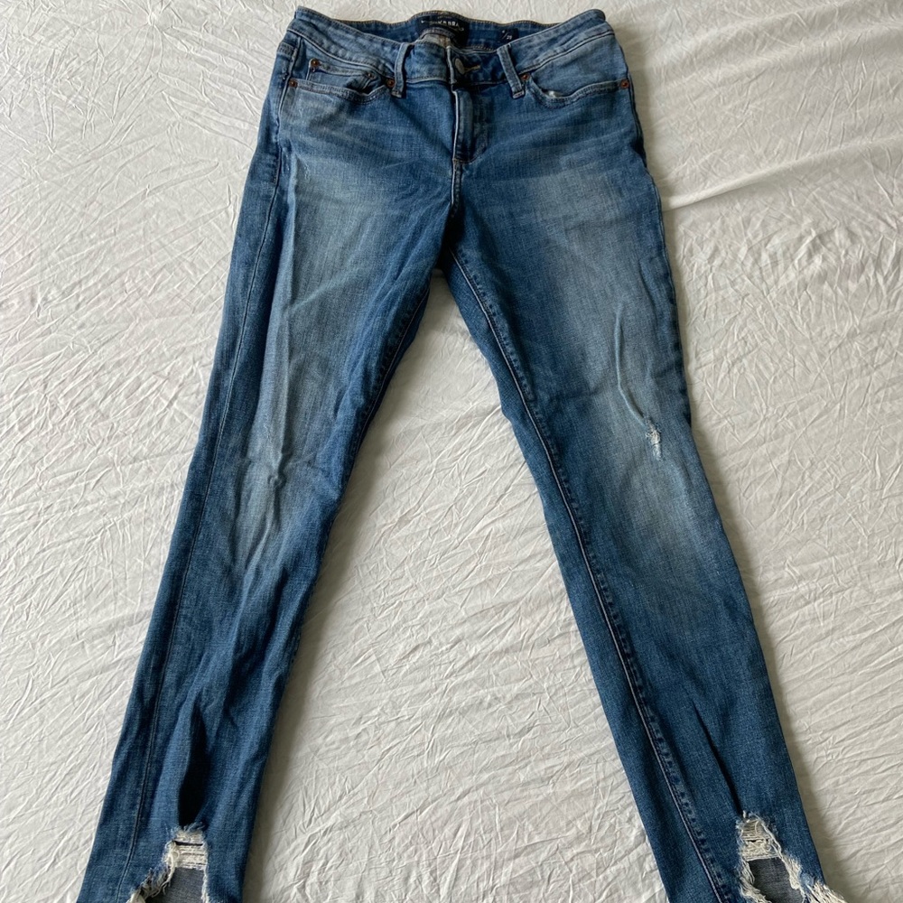 Lucky Brand Cropped Distressed Low-Rise Jeans (Size 6/28)